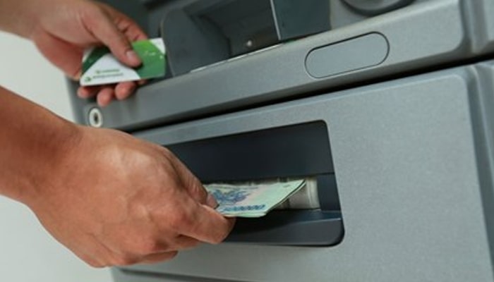 Thẻ ATM chứa tối đa bao nhiêu. Rút tiền tại ATM, ngân hàng tối đa mấy?